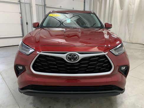 Used 2022 Toyota Highlander XLE FWD image 15