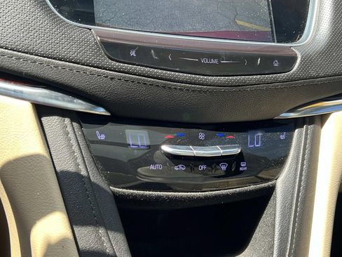 Used 2019 Cadillac XT5 Luxury FWD image 21