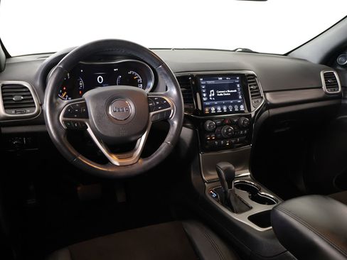 Used 2021 Jeep Grand Cherokee Laredo X AWD/4WD image 2