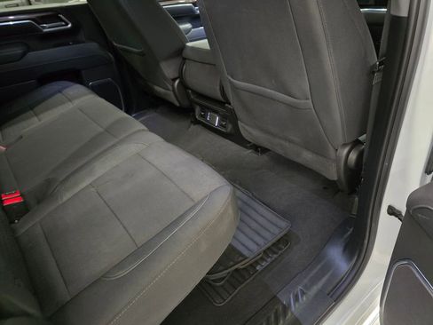 Used 2025 Chevrolet Silverado 2500 LT w/ Convenience Package image 40