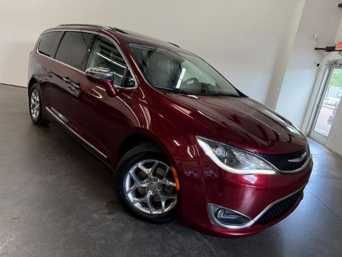 Used 2019 Chrysler Pacifica Limited FWD image 31