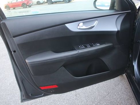 Used 2024 Kia Forte LXS w/ LXS Technology Package FWD image 18