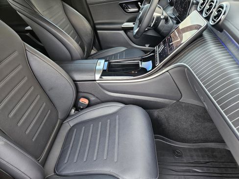 Used 2024 Mercedes-Benz GLC 300 4MATIC image 6