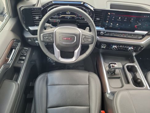 Used 2023 GMC Sierra 1500 SLT w/ SLT Premium Package AWD/4WD image 17