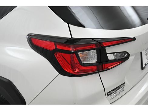 Used 2025 Subaru Crosstrek 2.0i Premium image 10