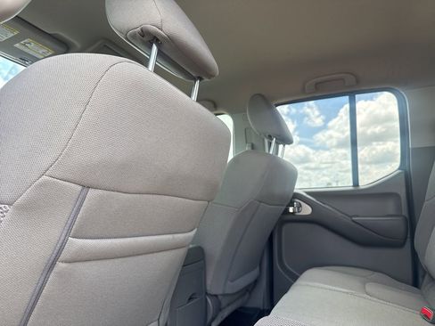 Used 2020 Nissan Frontier SV w/ Midnight Edition Floor Mats image 37