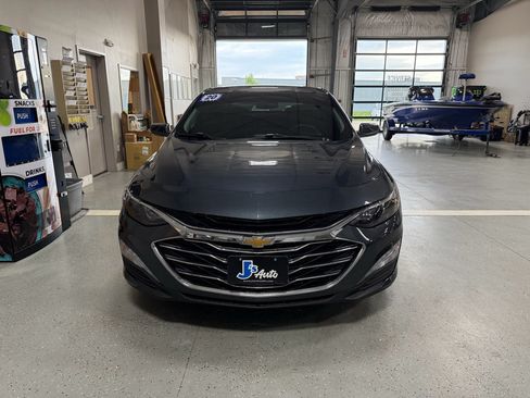 Used 2020 Chevrolet Malibu LT FWD image 3