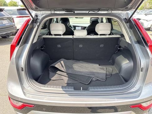 Used 2023 Kia Niro EX Touring FWD image 12