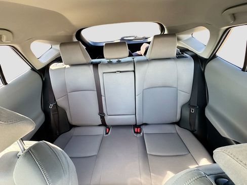 Used 2021 Toyota Venza LE image 19