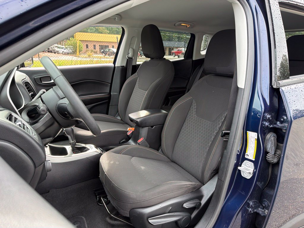 Used 2020 Jeep Compass Sport w/ Tech Group FWD image 18