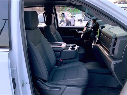 Used 2023 GMC Sierra 1500 SLE image 8