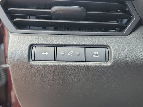 Used 2025 Nissan Altima 2.5 SV FWD image 19