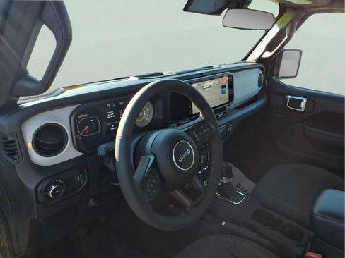 Used 2024 Jeep Wrangler Willys image 13