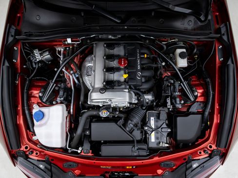 Used 2023 MAZDA MX-5 Miata Club RWD image 3
