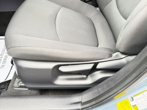 Used 2022 Toyota Corolla LE image 15