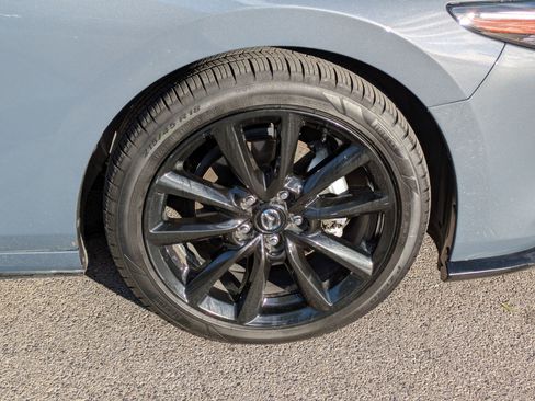 Used 2021 MAZDA MAZDA3 Hatchback w/Premium Plus Pkg image 12