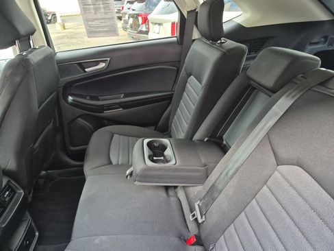 Used 2024 Ford Edge SE w/ Black Appearance Package image 14