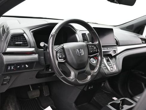 Used 2025 Honda Odyssey Sport-L image 17