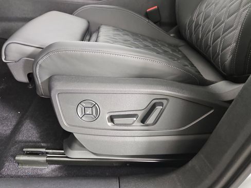 New 2026 Audi SQ5 Premium Plus image 18