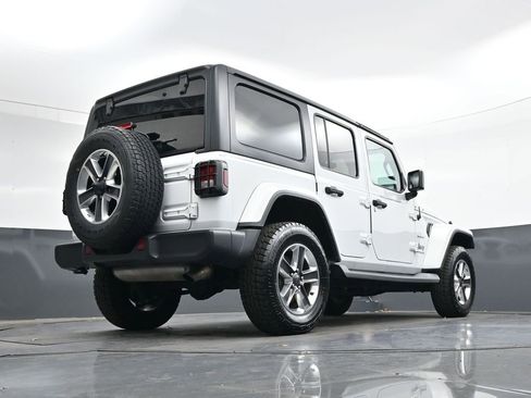Used 2019 Jeep Wrangler Unlimited Sahara image 26