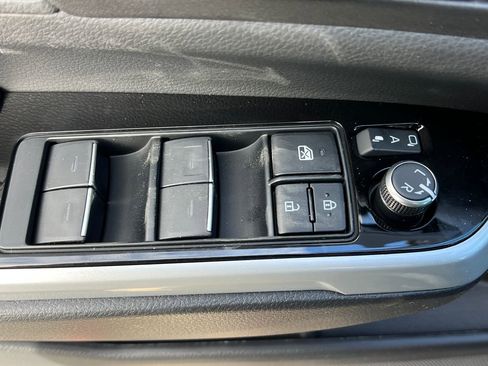 New 2026 Toyota Sienna Platinum image 12