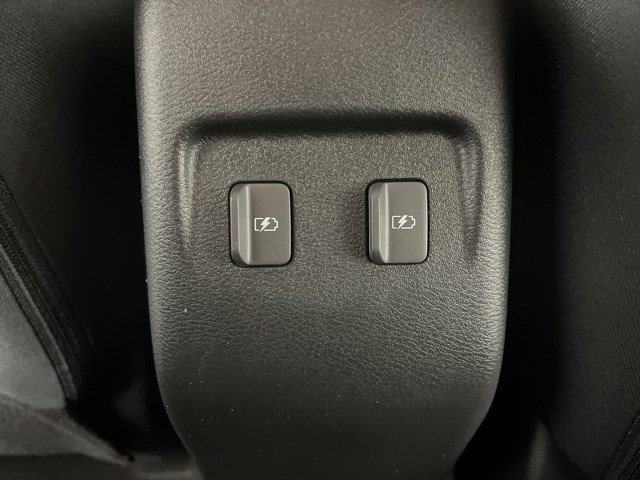 Used 2023 Nissan Kicks SV FWD image 37