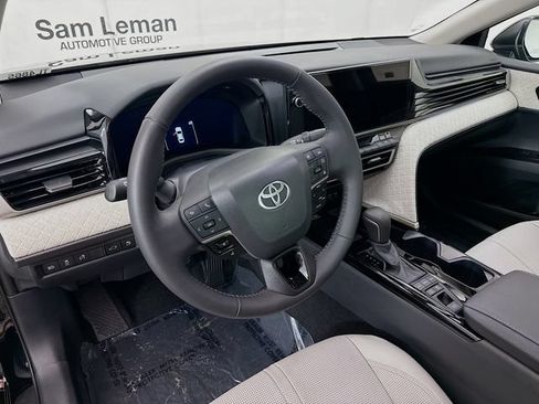 Used 2026 Toyota Camry XLE AWD/4WD image 9