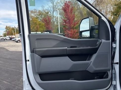 New 2026 Ford F550 XL w/ XL Chrome Package image 18