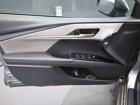 Used 2025 Toyota Camry SE FWD image 5