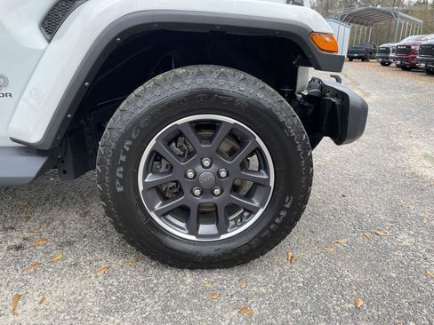 Certified 2022 Jeep Gladiator Overland w/ Popular Equipment Package image 50