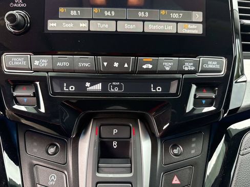 Used 2023 Honda Odyssey Touring image 31