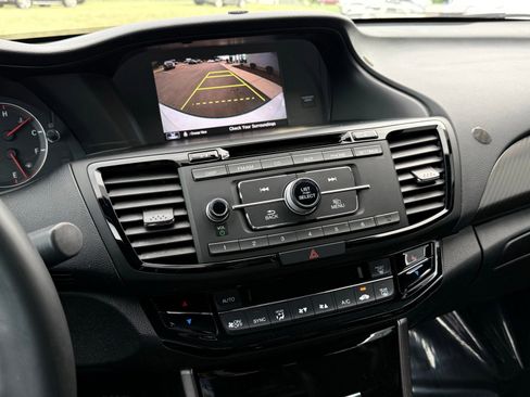 Used 2017 Honda Accord Sport image 34