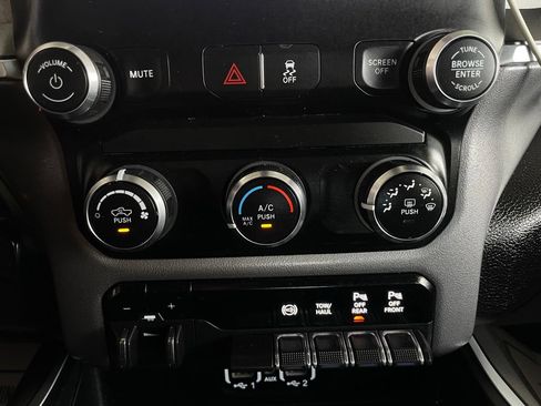 Used 2024 RAM 2500 Big Horn w/ Off Road Package AWD/4WD image 33