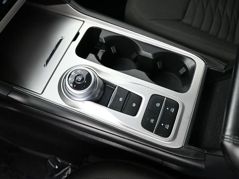 Used 2020 Ford Explorer XLT RWD image 15