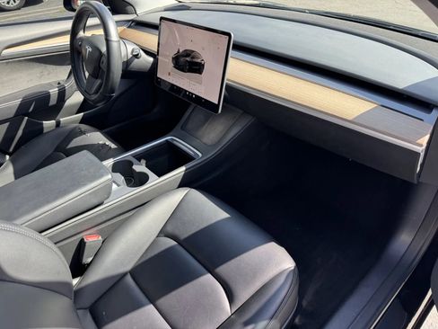 Used 2023 Tesla Model 3 Standard Range image 6
