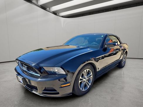 Used 2014 Ford Mustang Premium RWD image 11
