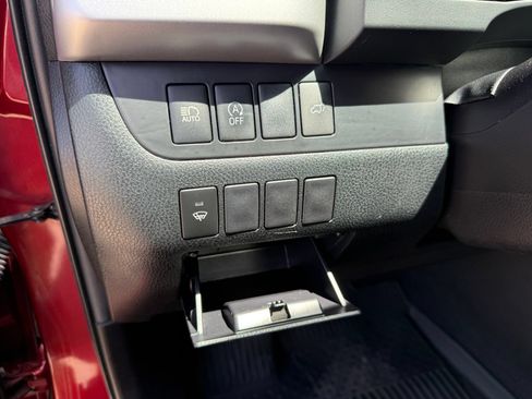 Used 2019 Toyota Highlander SE AWD/4WD image 12