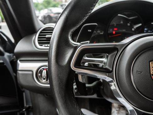 Used 2018 Porsche 718 Cayman RWD image 19