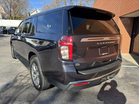 Certified 2022 Chevrolet Suburban LT w/ Luxury Package image 3