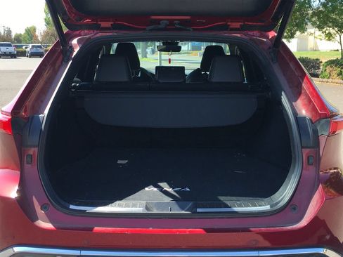Used 2021 Toyota Venza XLE w/ Carpet Mat Package (TMS) AWD/4WD image 6