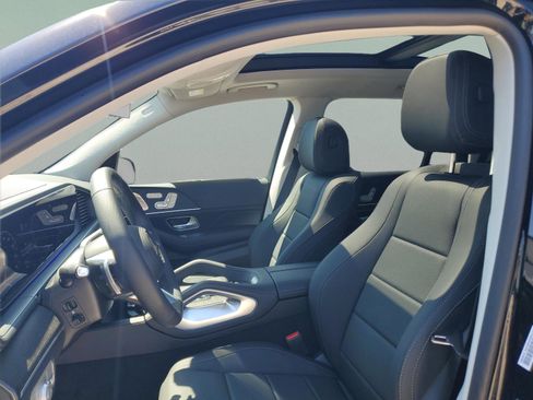 New 2026 Mercedes-Benz GLS 450 4MATIC image 16