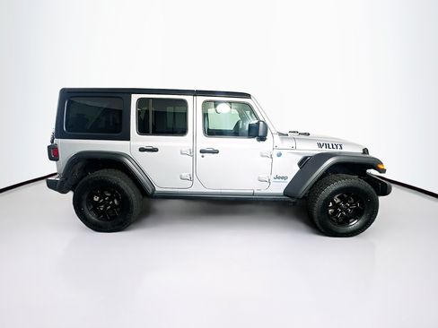 Used 2024 Jeep Wrangler Unlimited AWD/4WD image 10