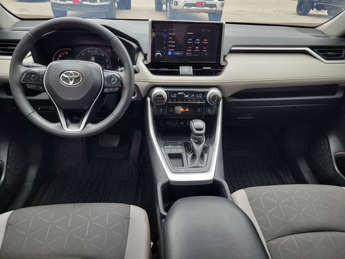 Used 2025 Toyota RAV4 XLE w/ Convenience Package FWD image 9