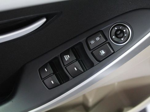 Used 2016 Hyundai Elantra GT image 16