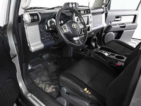 Used 2010 Toyota FJ Cruiser Base image 17