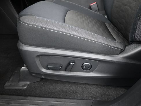 Certified 2025 Nissan Pathfinder SV FWD image 10