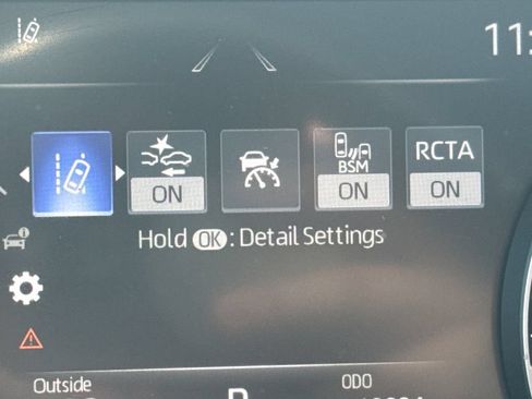 Used 2021 Toyota Highlander XLE AWD/4WD image 21
