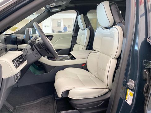 New 2026 Lincoln Aviator Black Label AWD/4WD image 17