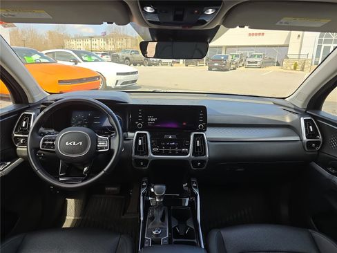 Used 2023 Kia Sorento SX image 16
