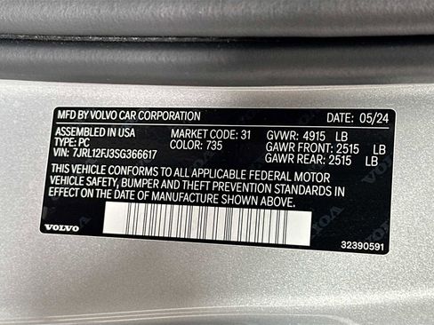 Used 2025 Volvo S60 B5 Core image 29